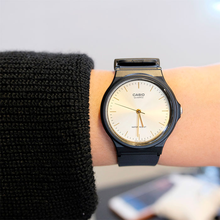 Наручные часы Casio MQ-24-9E. Фото 2.
