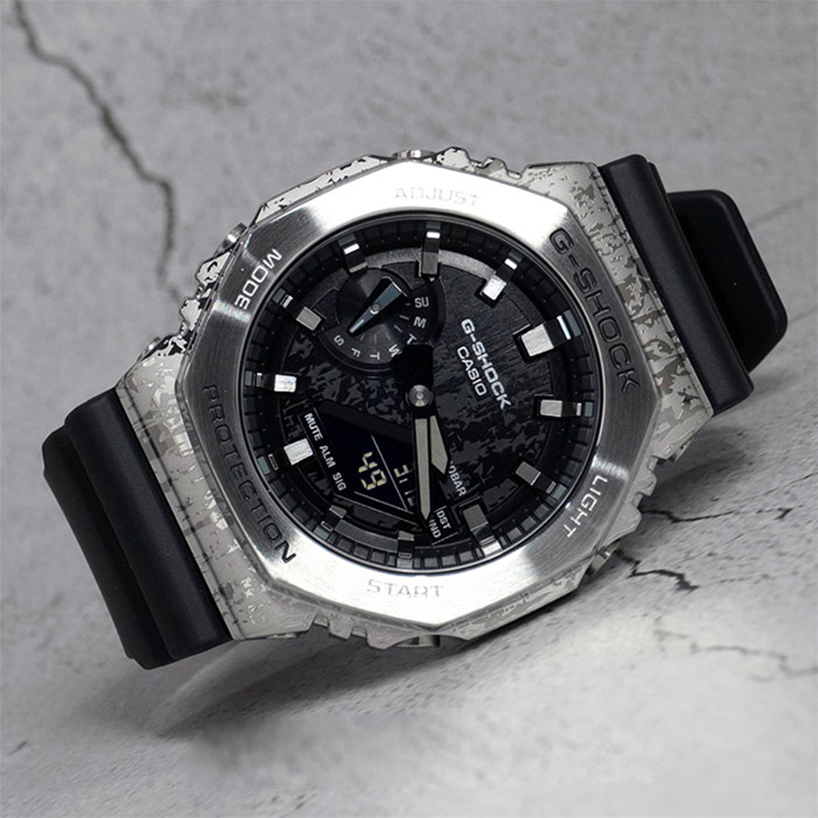 Наручные часы Casio GM-2100GC-1A. Фото 1.