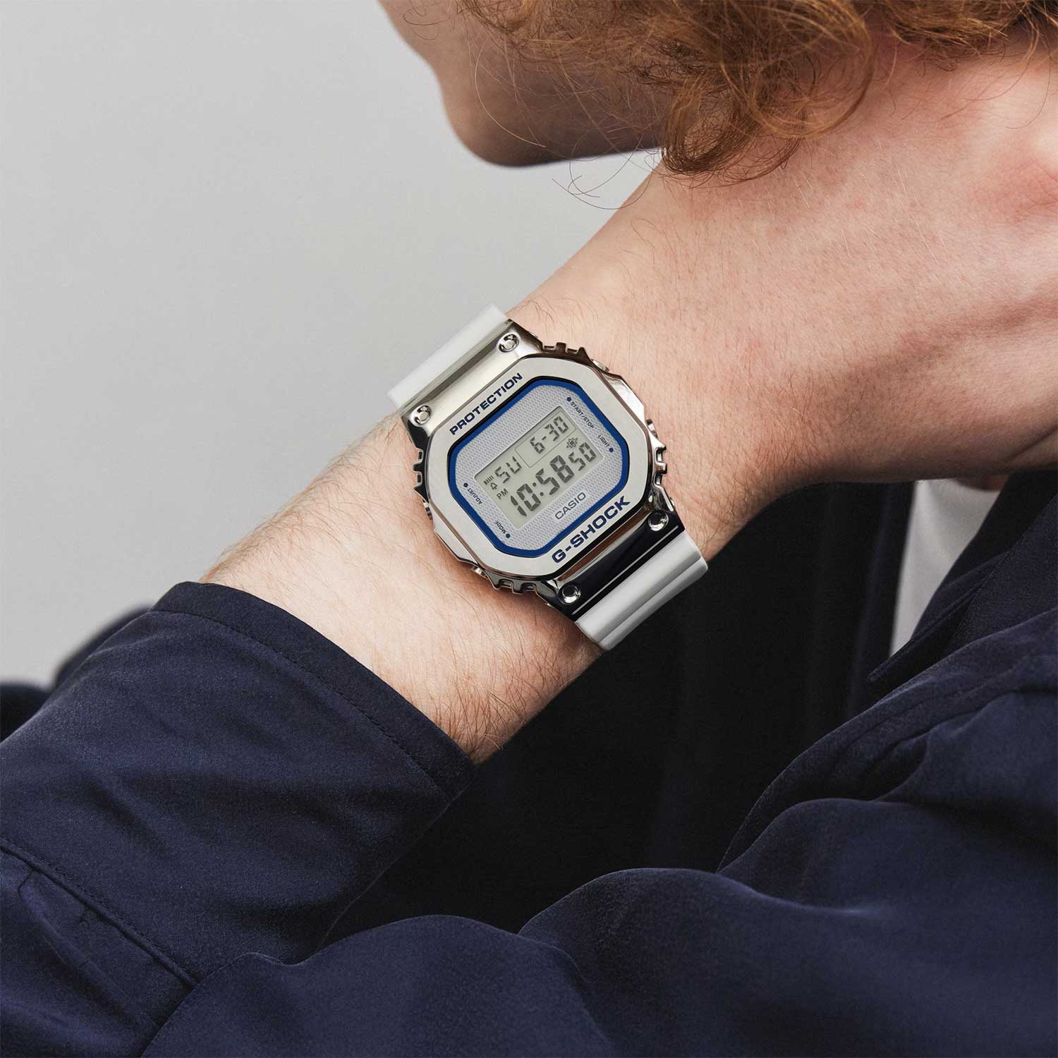 Наручные часы Casio GM-5600LC-7. Фото 2.