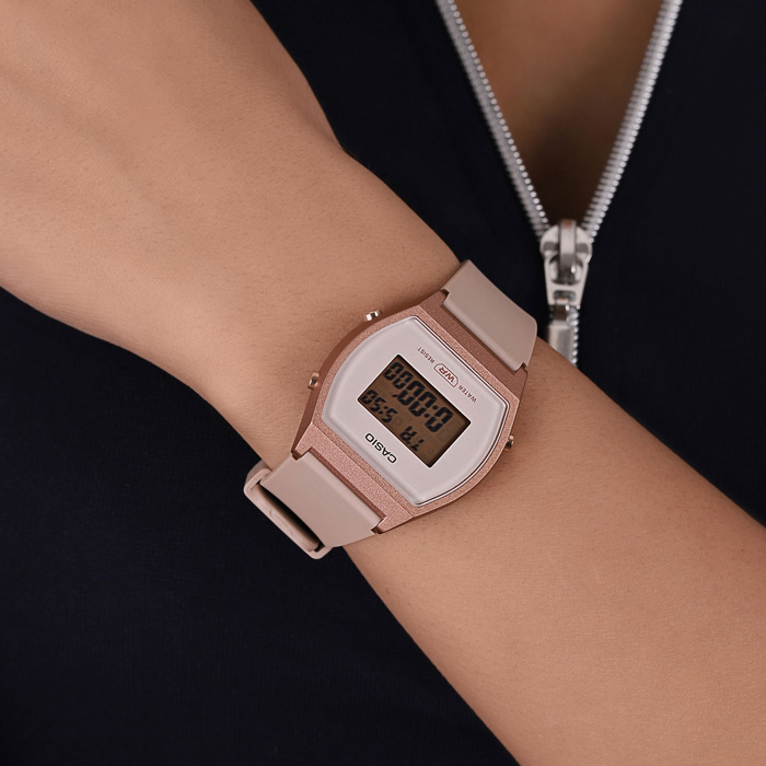 Наручные часы Casio LW-204-4A. Фото 1.
