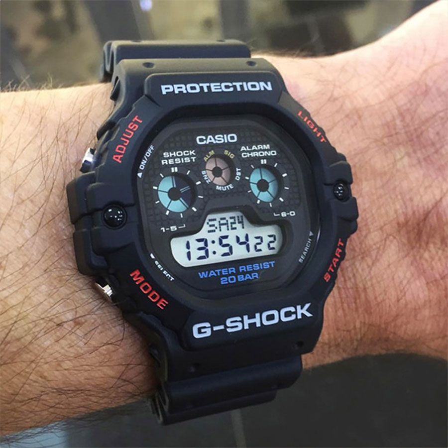 Наручные часы Casio DW-5900-1. Фото 4.