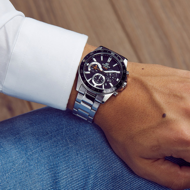 Наручные часы Casio EFV-570D-1A. Фото 1.