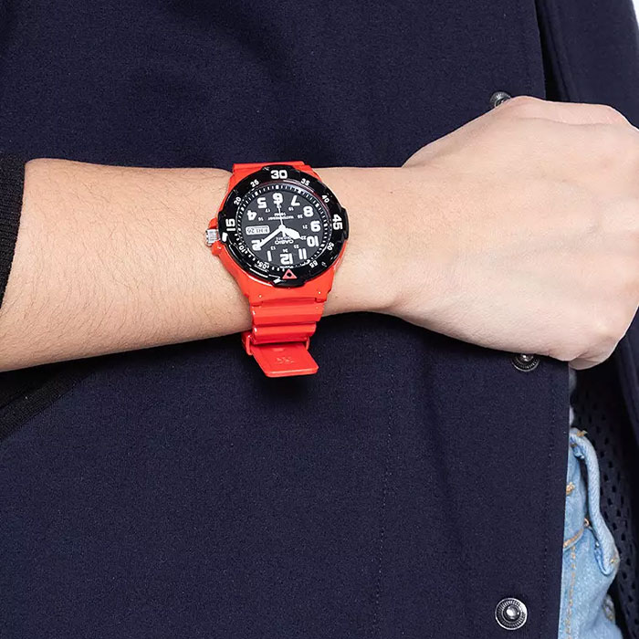 Наручные часы Casio MRW-200HC-4B. Фото 3.