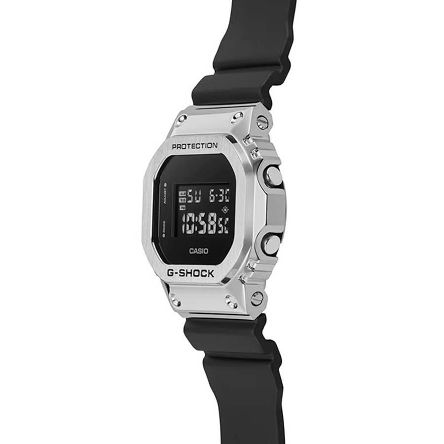 Наручные часы Casio GM-5600U-1. Фото 4.