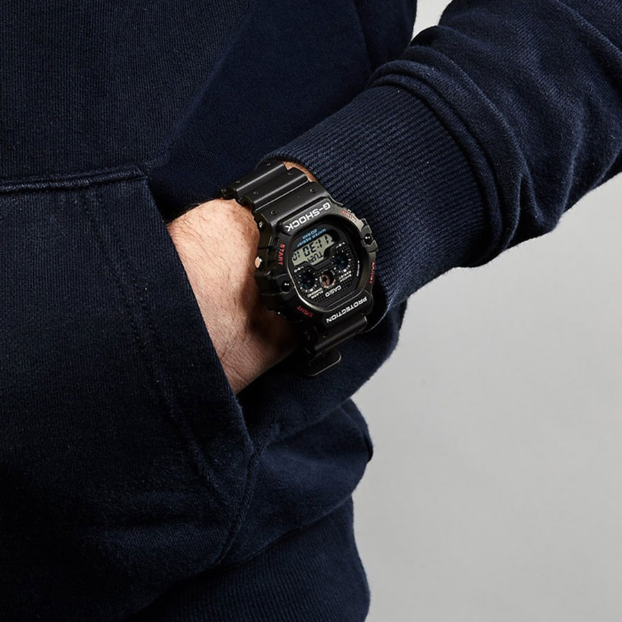 Наручные часы Casio DW-5900-1. Фото 3.