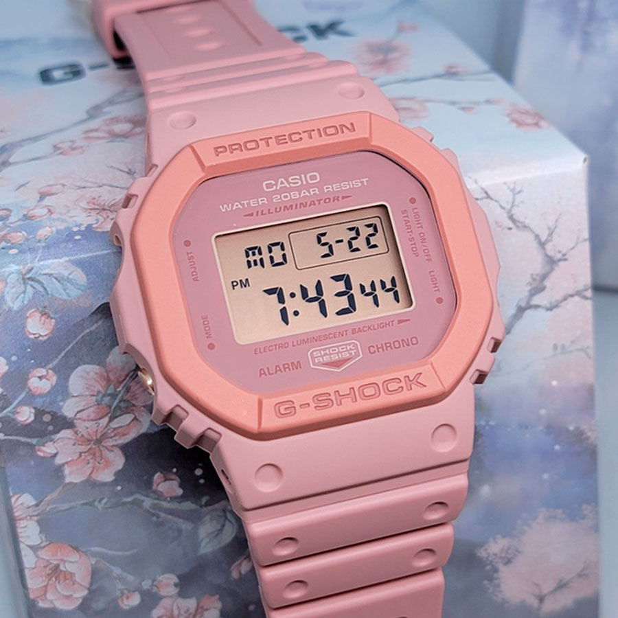 Наручные часы Casio DW-5610SL-4A4. Фото 1.