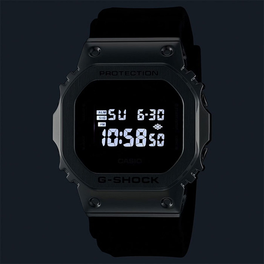 Наручные часы Casio GM-5600U-1. Фото 6.