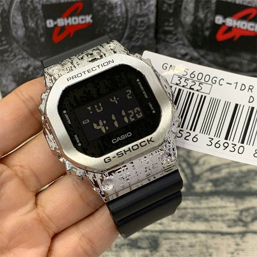 Наручные часы Casio GM-5600GC-1. Фото 1.