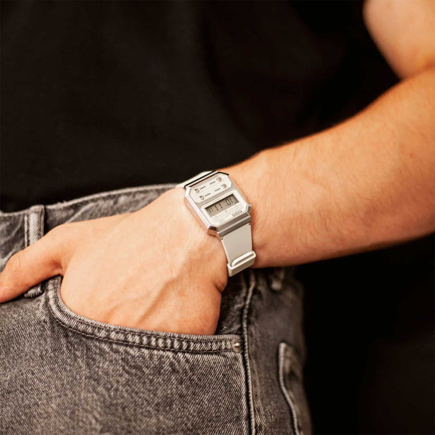 Наручные часы Casio A100WEF-8A. Фото 2.