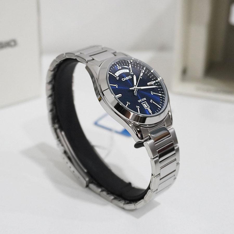 Наручные часы Casio MTP-1370D-2A2. Фото 2.