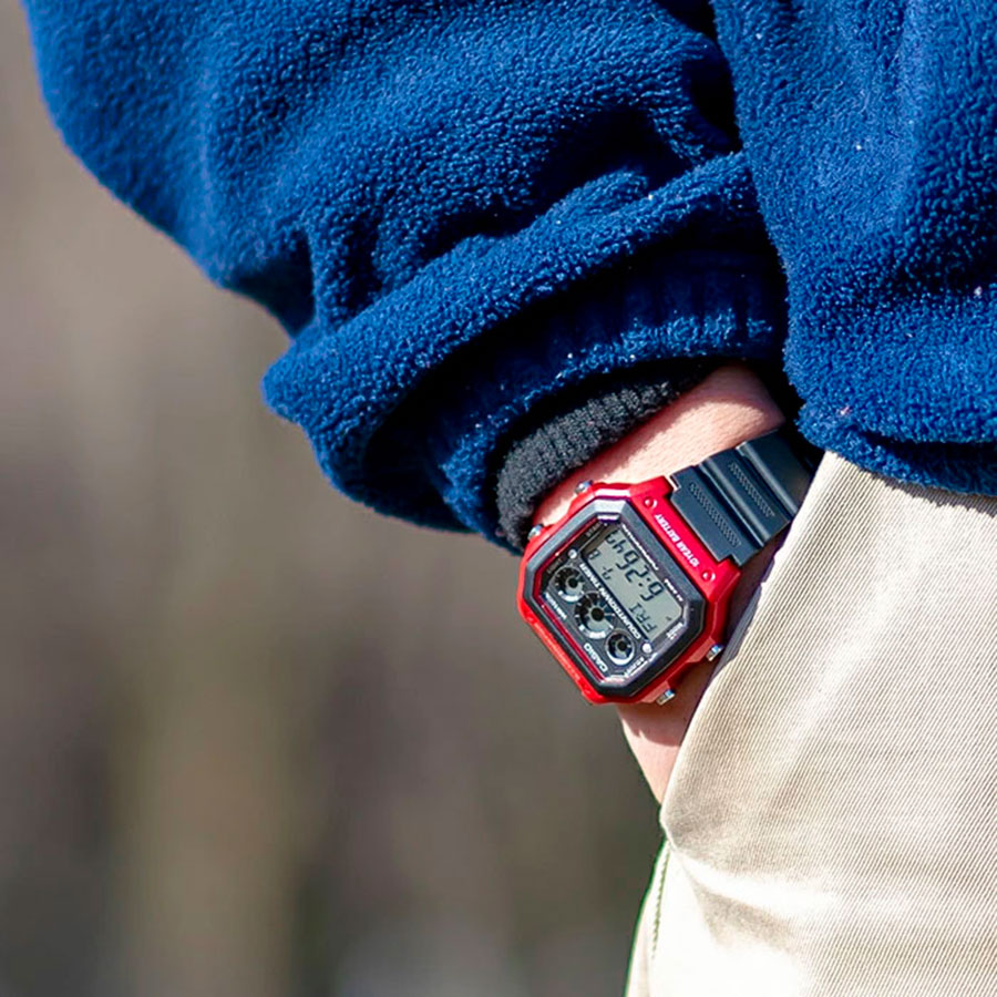 Наручные часы Casio AE-1300WH-4A. Фото 1.