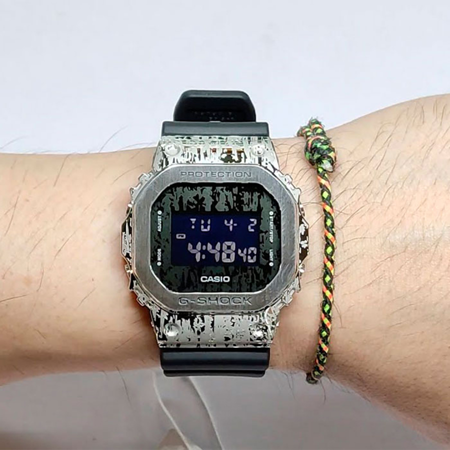 Наручные часы Casio GM-5600GC-1. Фото 7.
