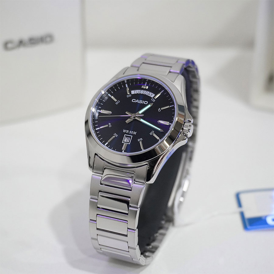 Наручные часы Casio MTP-1370D-2A2. Фото 1.