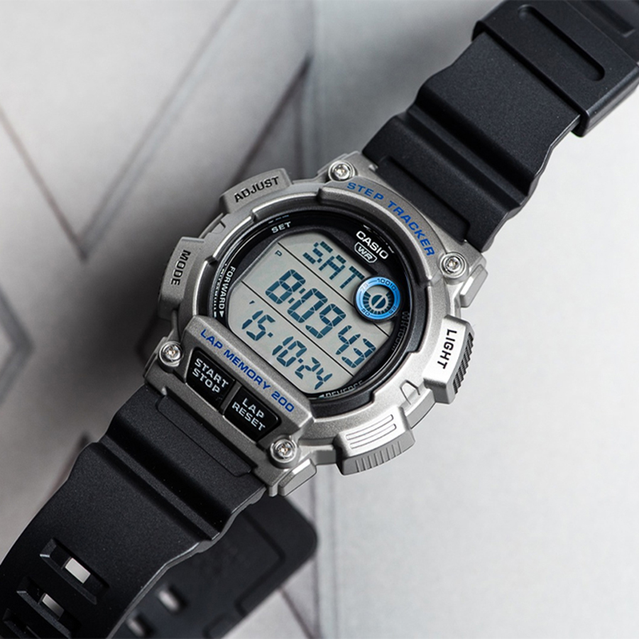 Наручные часы Casio WS-2100H-1A2. Фото 1.