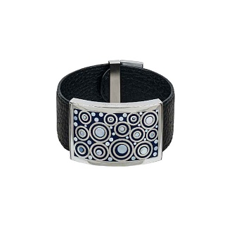 Браслет на кожаном черном ремешке